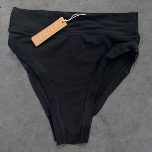 SKIMS Cheeky Mesh Brief in Onyx